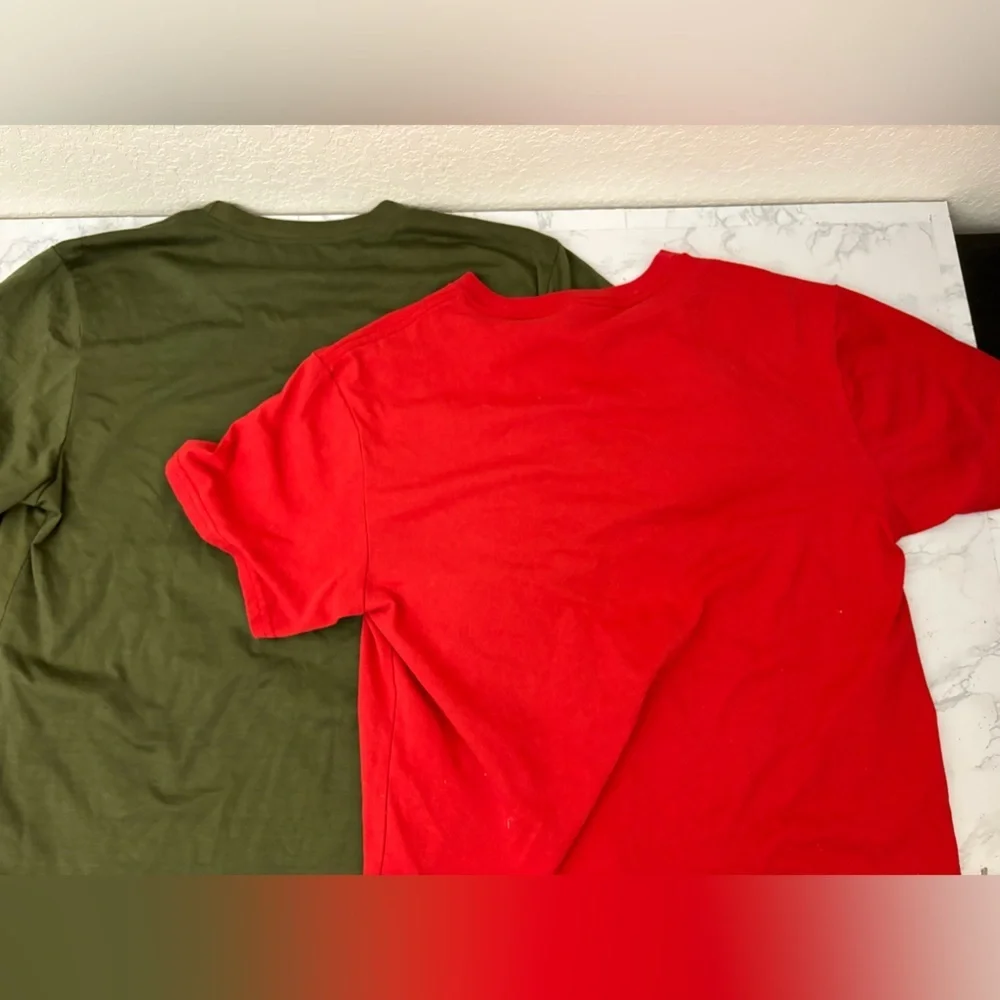 Women’s Holiday Christmas Shirt Lot Of 2 Size M Green Red Pullover Tops Y1​​ - Picture 3 of 4